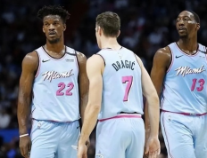 午间新闻速递，迈阿密热火逆转奇才，独行侠力克雷霆，NBA赛场风云再起