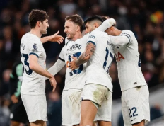 维拉VS热刺，历史交锋战绩辉煌，维拉能否延续2-1奇迹？