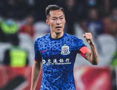 足球赛场风云突变，汪海健、谢鹏飞挺身而出，顶替马杜、特谢拉出战