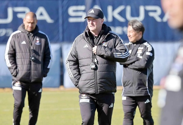 横滨主帅赛前备战海港之战,全力避免伤病,力求派出最强阵容争胜